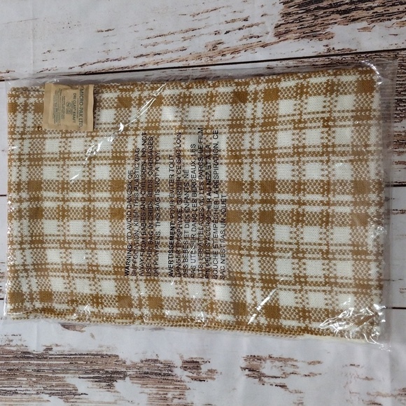 Timberland Wheat Buffalo Plaid Scarf - Picture 6 of 6